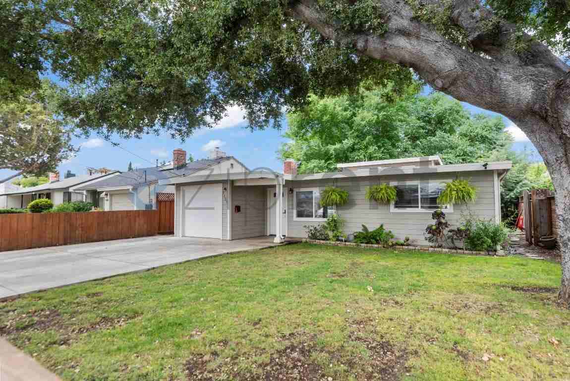 1135 Hollyburne Ave - Photo 4 of 28