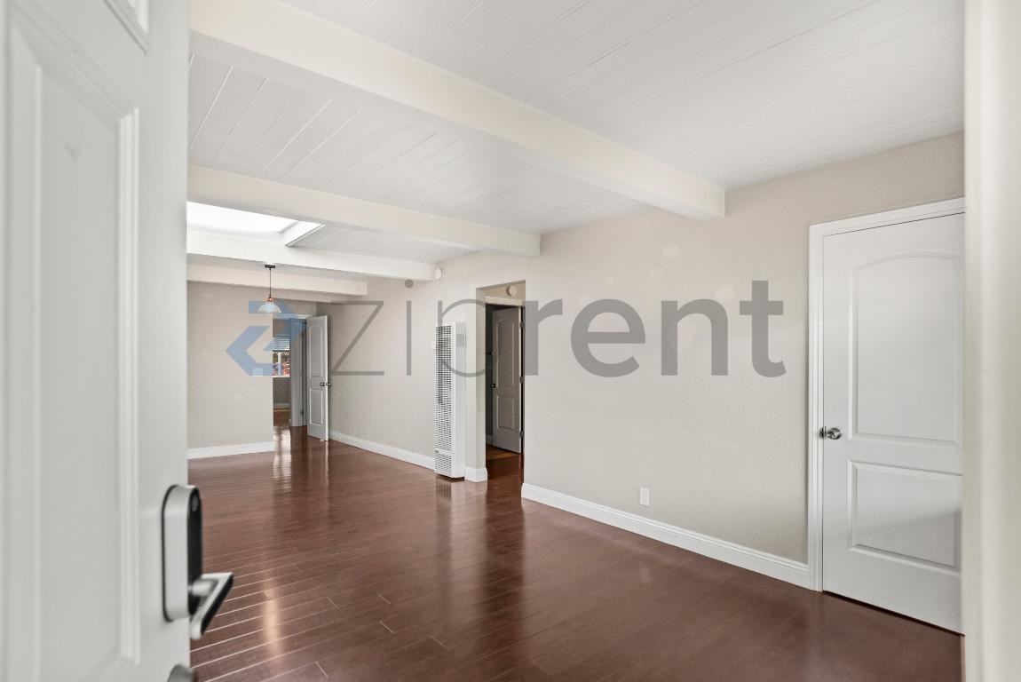 1135 Hollyburne Ave - Photo 6 of 28