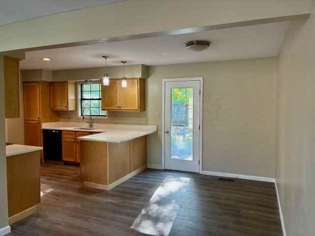 1304 Stafford St - Photo 4 of 11