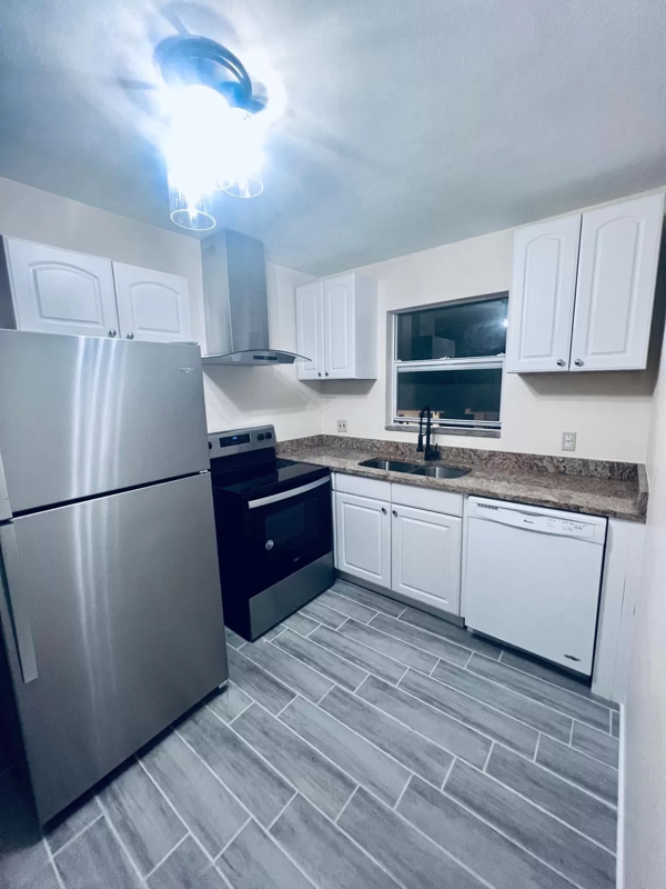 5645 Central Ave #HALF - Photo 3 of 11