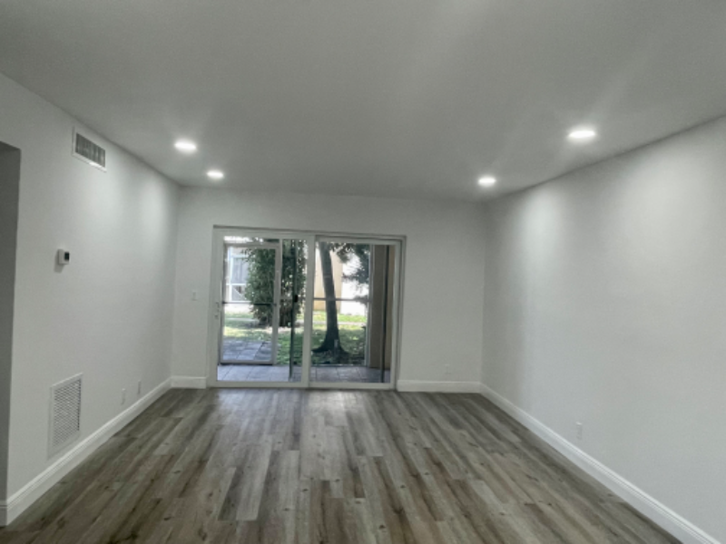 630 Nw 13th St #18 - Photo 3 of 15
