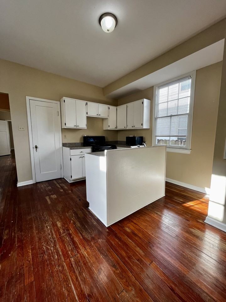 2671 Gladiolus St #2669 - Photo 6 of 14