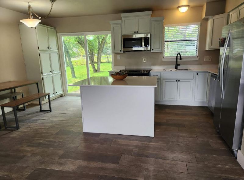 305 Forest Dr - Photo 6 of 14