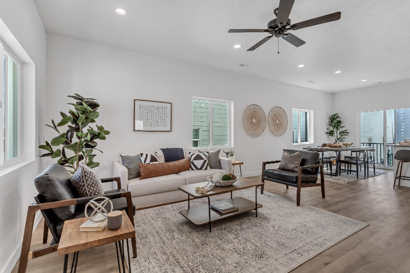 1302 Se - Photo 2 of 15