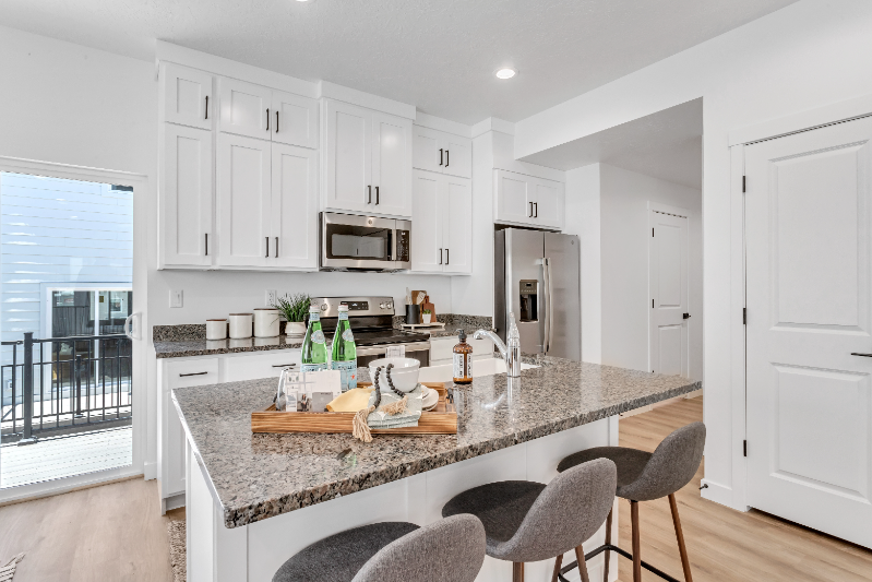 1302 Se - Photo 3 of 15
