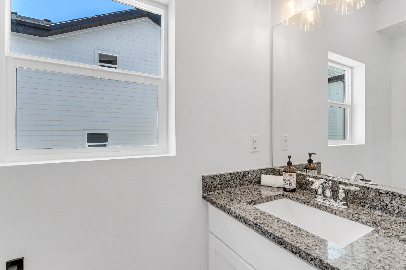 1302 Se - Photo 7 of 15