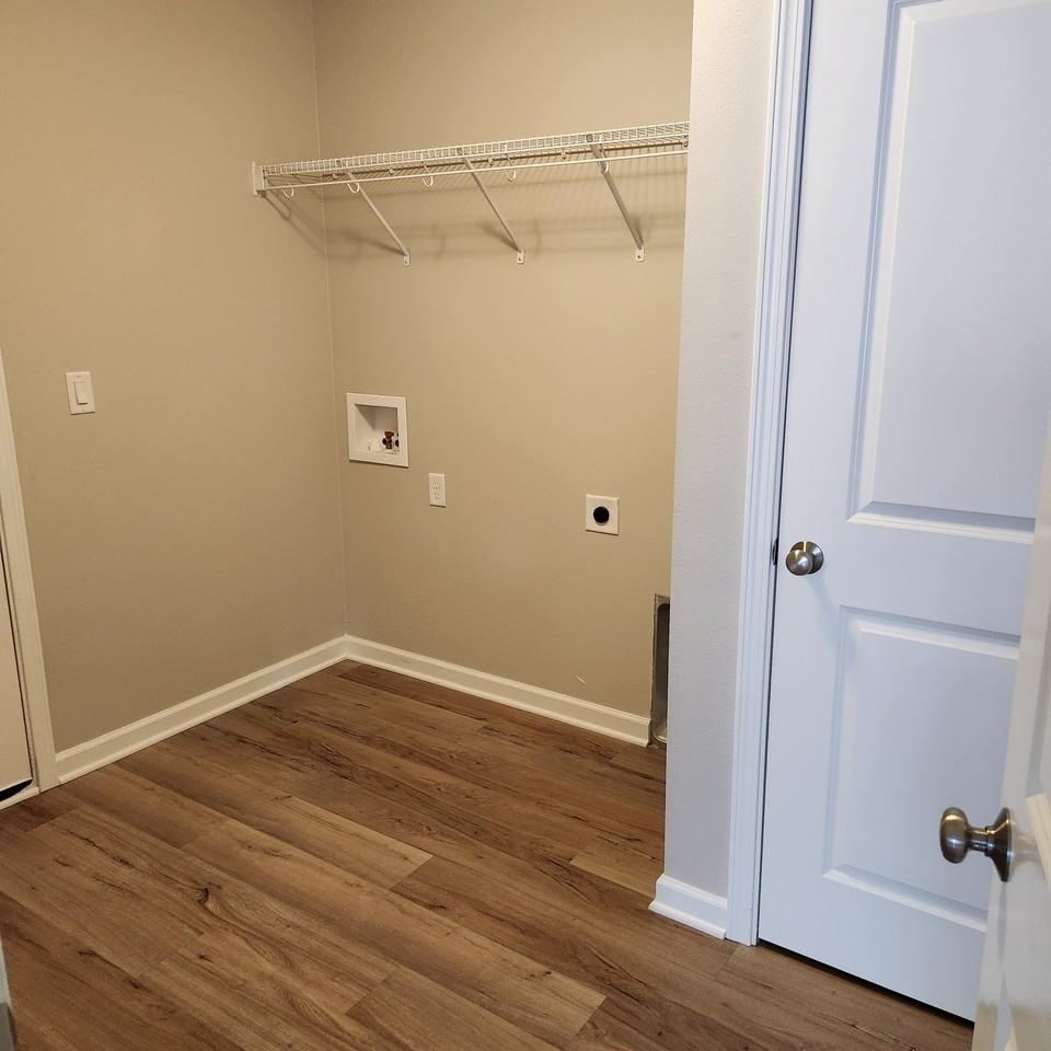 1500 Primrose Dr Se - Photo 5 of 13