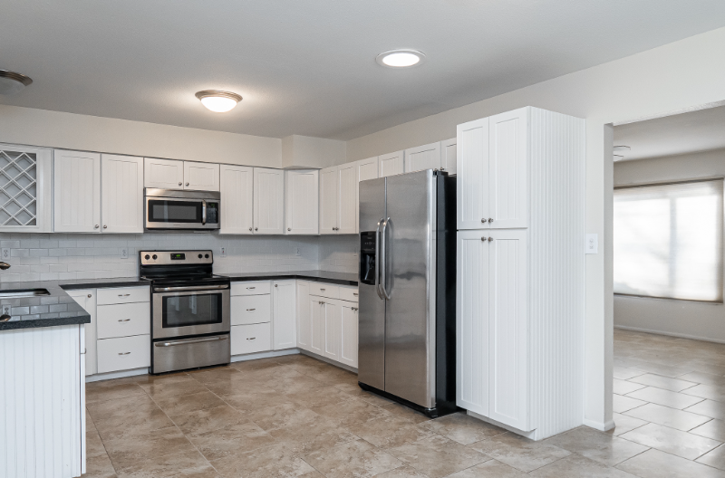 2706 E Dahlia Dr - Photo 4 of 8