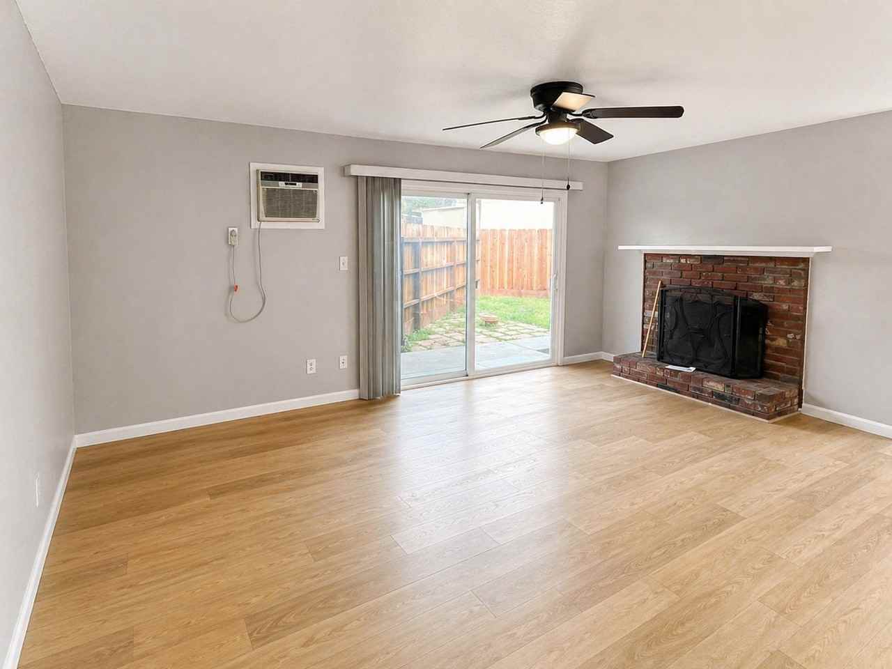 1112 Muir Ct - Photo 2 of 8