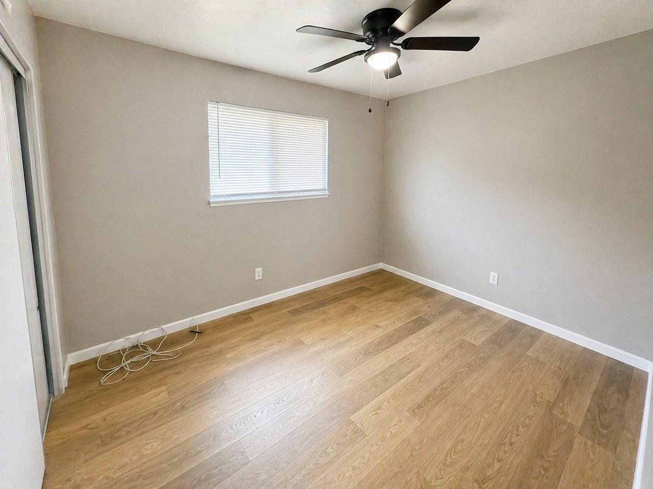 1112 Muir Ct - Photo 5 of 8