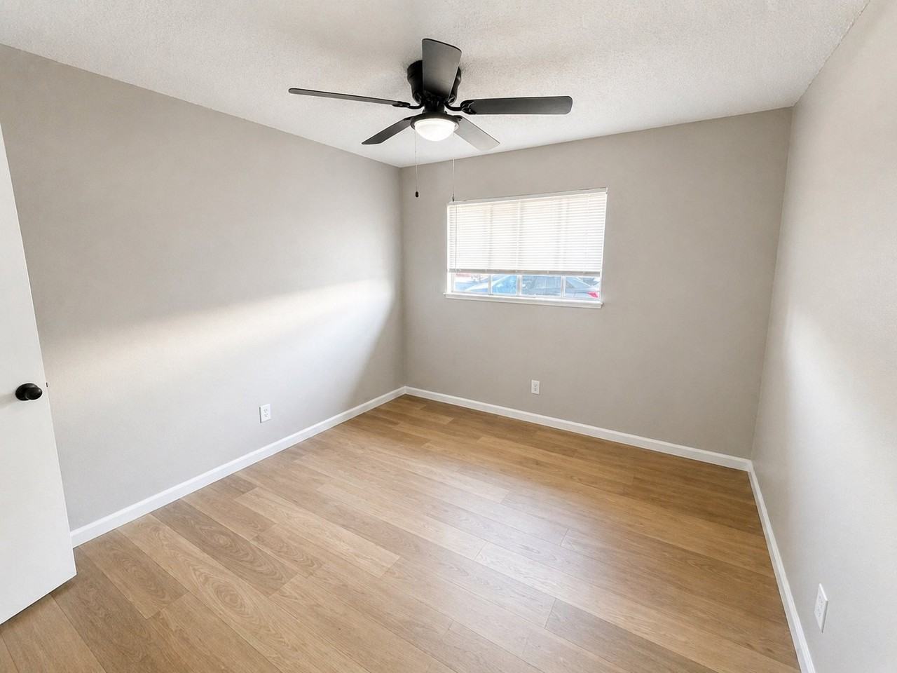 1112 Muir Ct - Photo 6 of 8