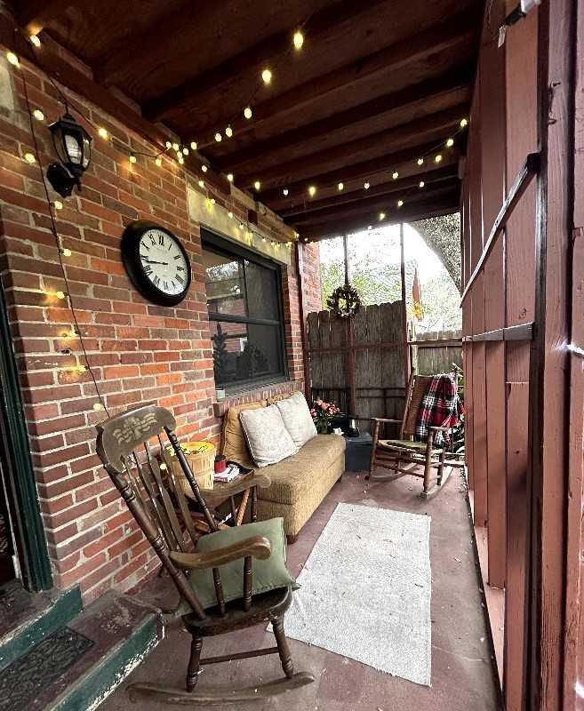 207 Adrienne St - Photo 2 of 17