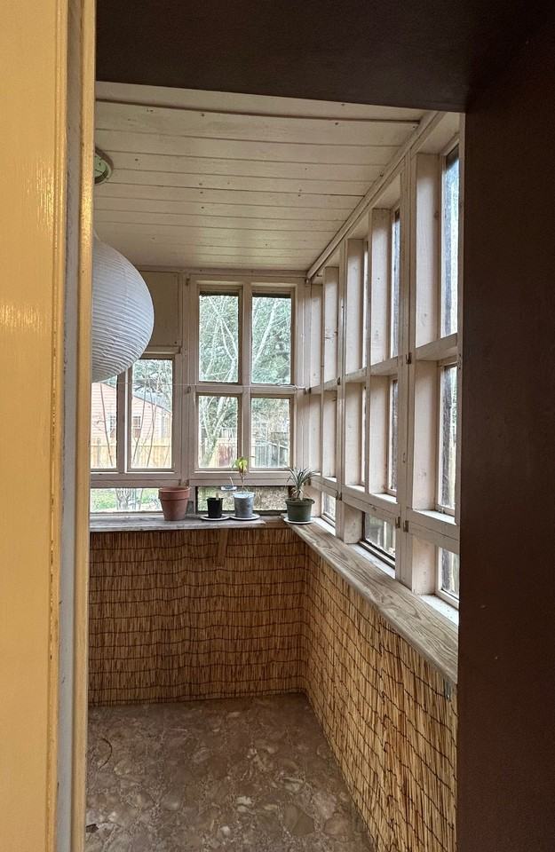 207 Adrienne St - Photo 3 of 17