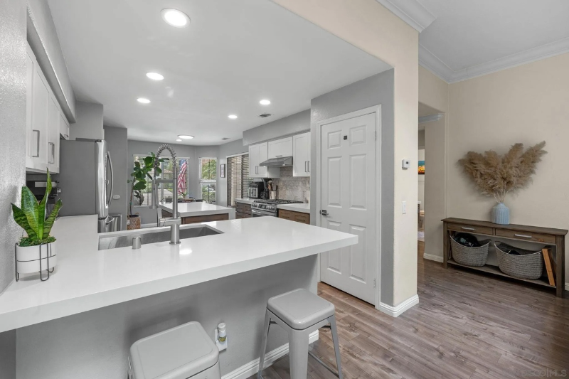 3925 Estancia Dr - Photo 3 of 11