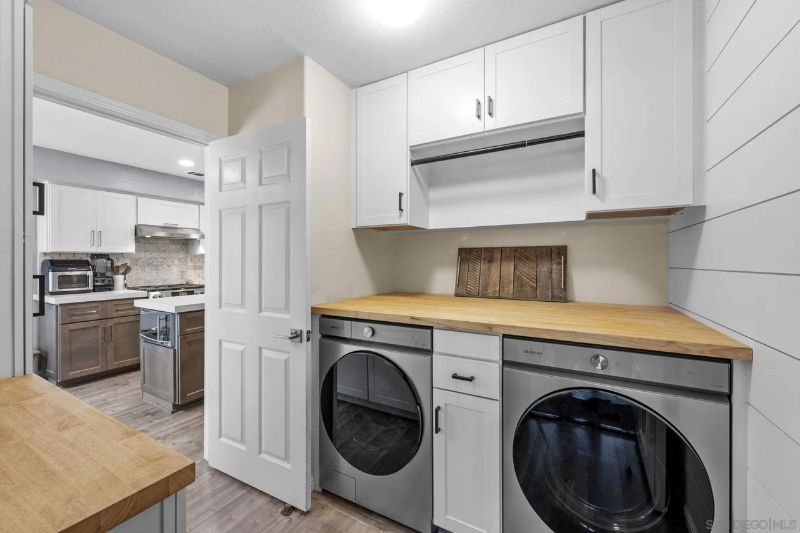 3925 Estancia Dr - Photo 4 of 11