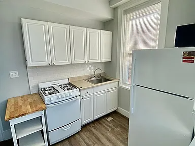 3244 N 15th St #10 - Photo 2 of 11