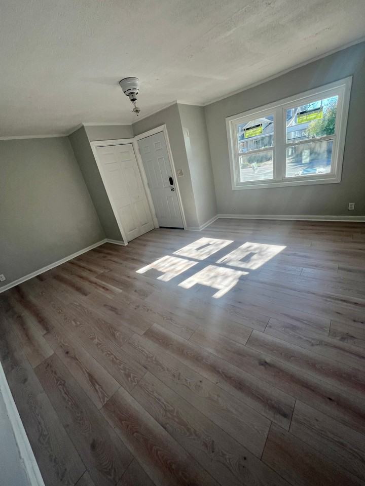 626 Catalpa Ave #2 - Photo 6 of 8
