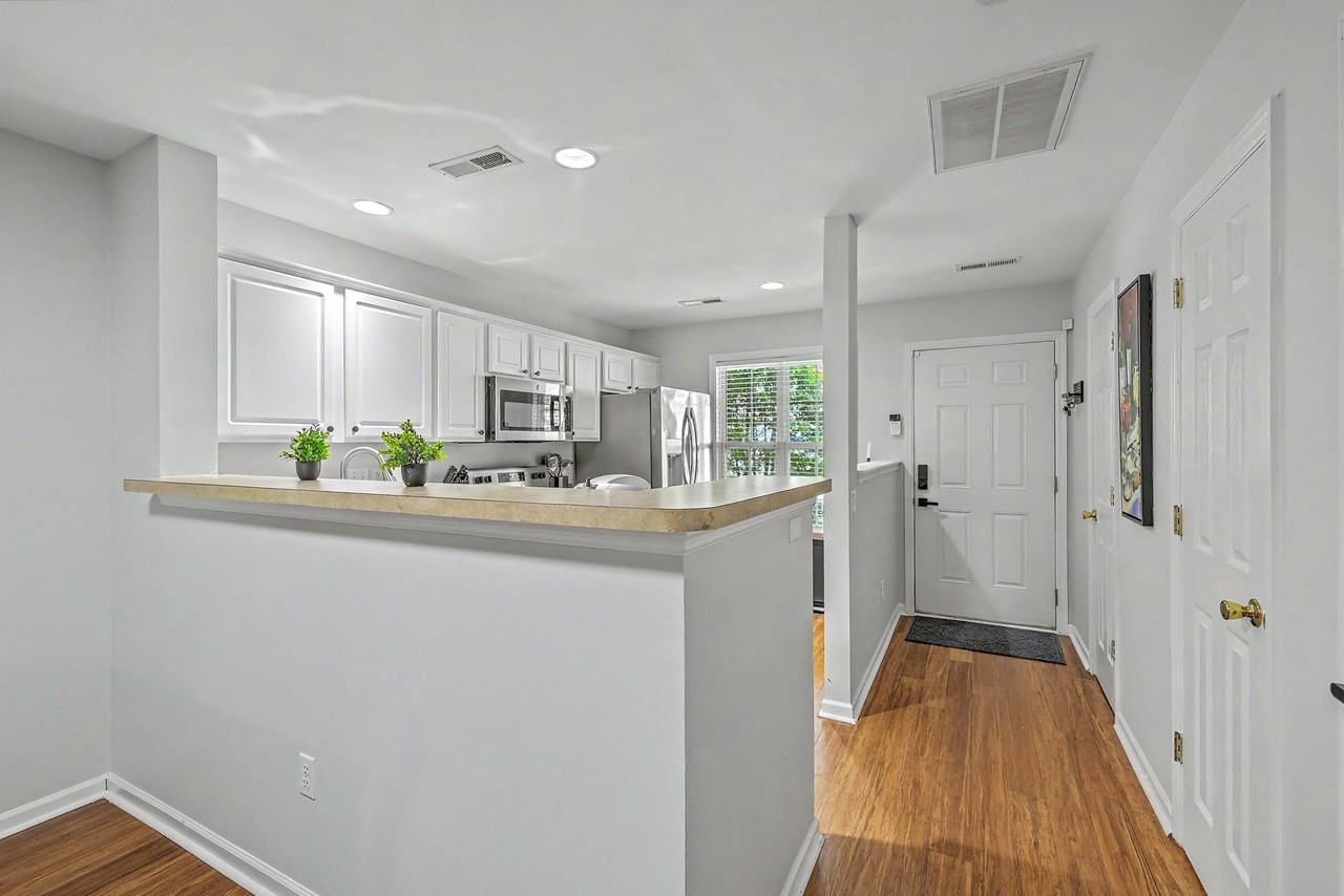 549 Tayrn Dr - Photo 4 of 24