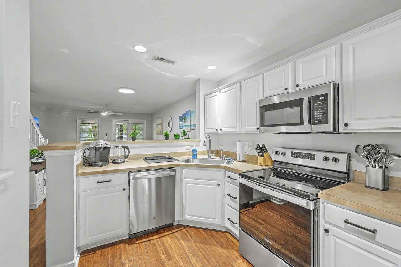 549 Tayrn Dr - Photo 5 of 24
