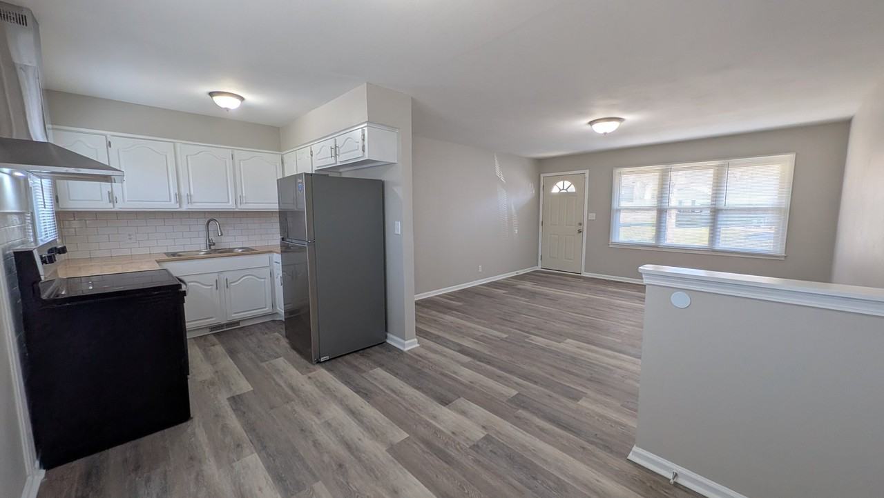 702 W 39th St N - Photo 4 of 12