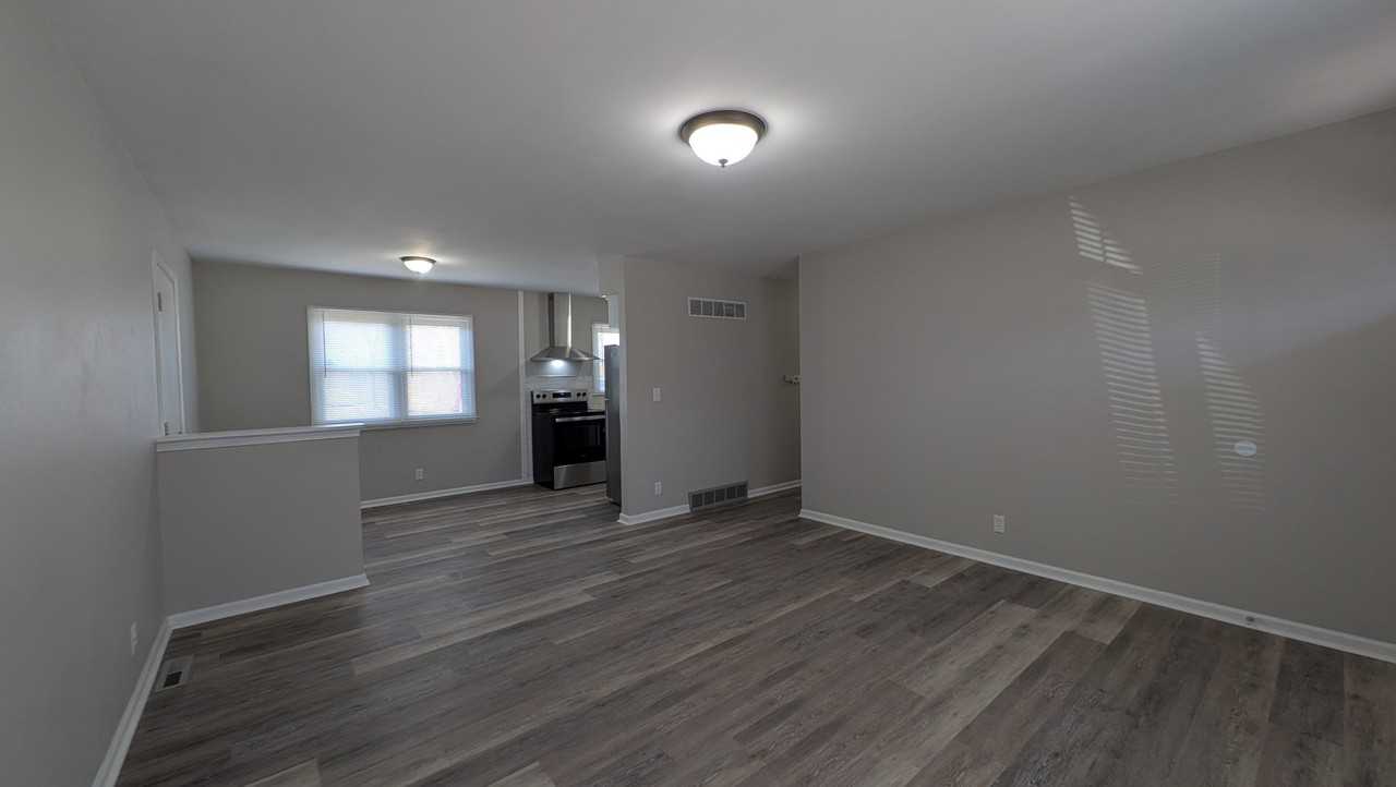 702 W 39th St N - Photo 5 of 12