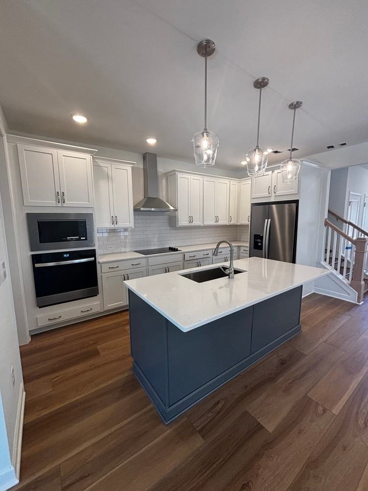 202 Summit Ave Se - Photo 2 of 16