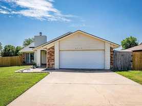 4715 Ne Bell Ave - Photo 1 of 1