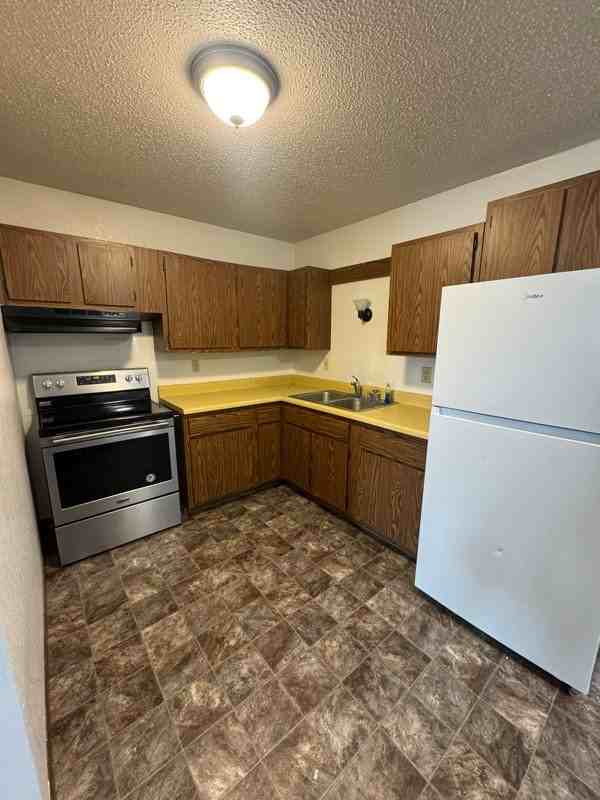 301 Bernice St #B6 - Photo 2 of 9