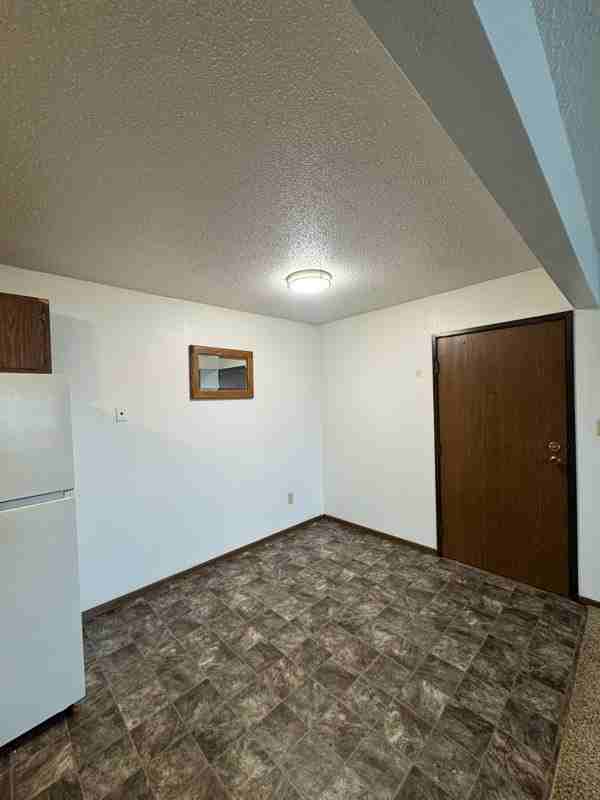 301 Bernice St #B6 - Photo 3 of 9
