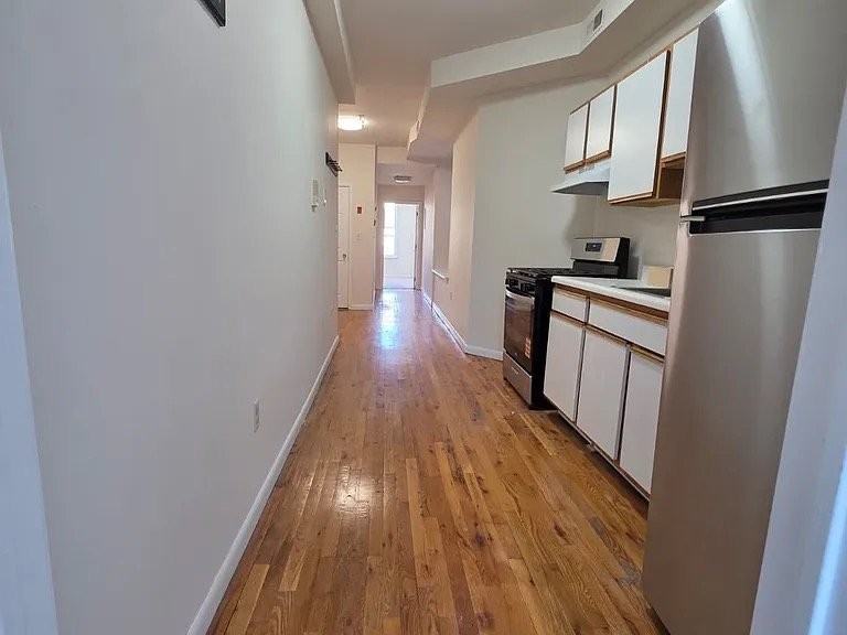 530 Monroe St #1 - Photo 2 of 5