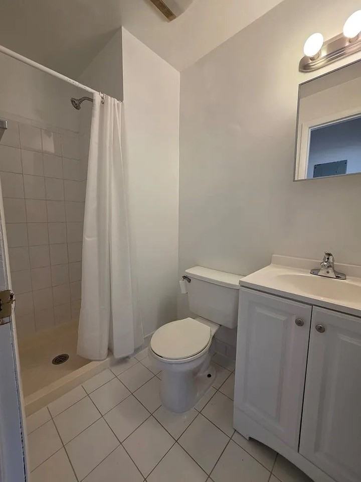 530 Monroe St #1 - Photo 3 of 5