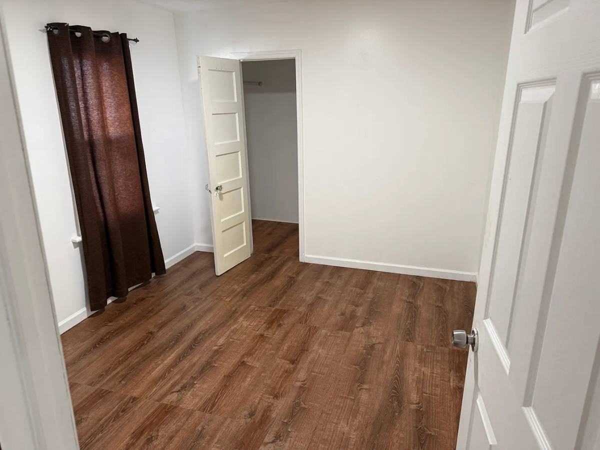 308 E 8Th Street - Photo 2 of 10