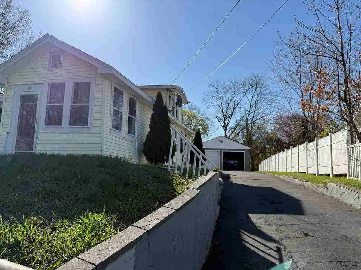 308 E 8Th Street - Photo 3 of 10