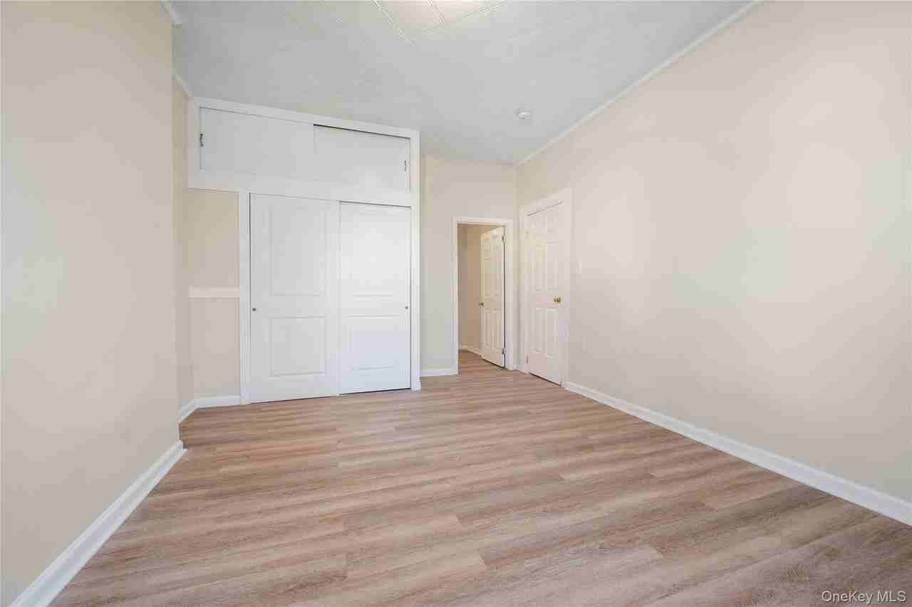 308 E 8Th Street - Photo 4 of 10