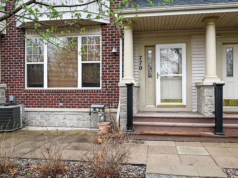 770 Wisconsin Ave N - Photo 2 of 20