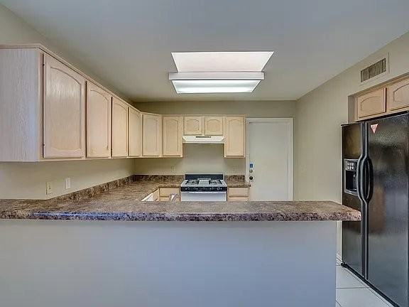 4512 E Grove Ave - Photo 4 of 12