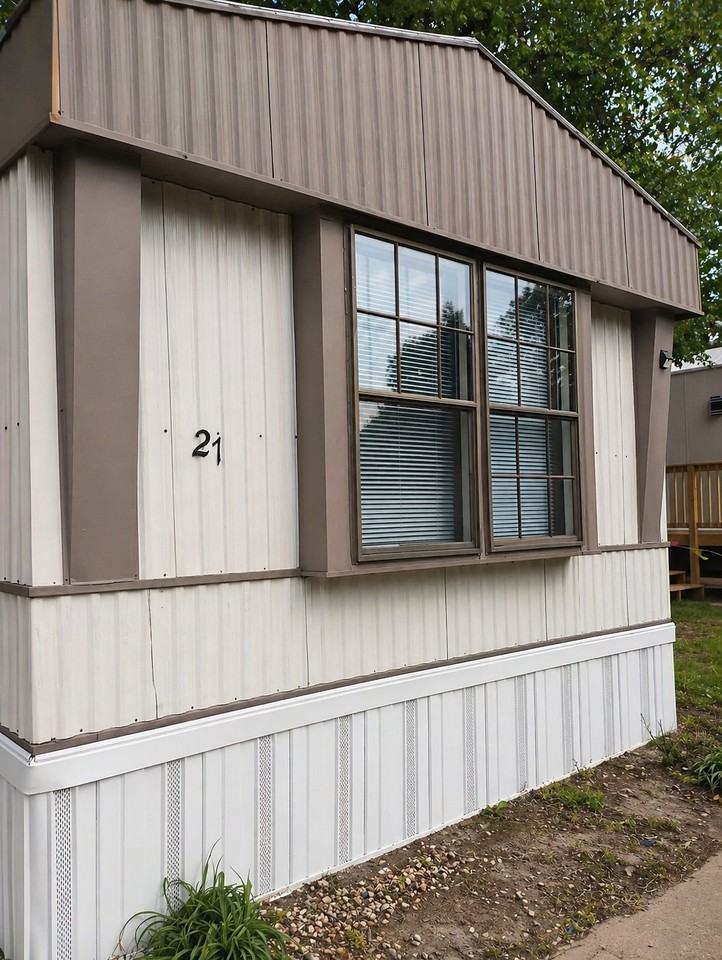 27 Deerwood Park - Photo 2 of 11