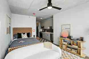 1101 W Carroll Ave - Photo 1 of 1