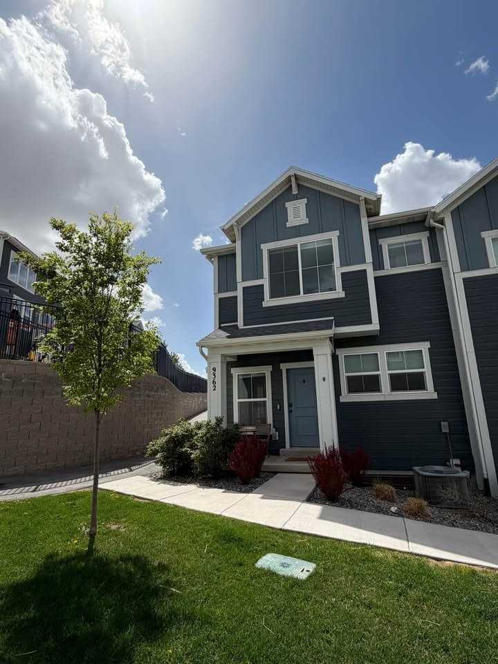 9362 N Crowley Way - Photo 2 of 20