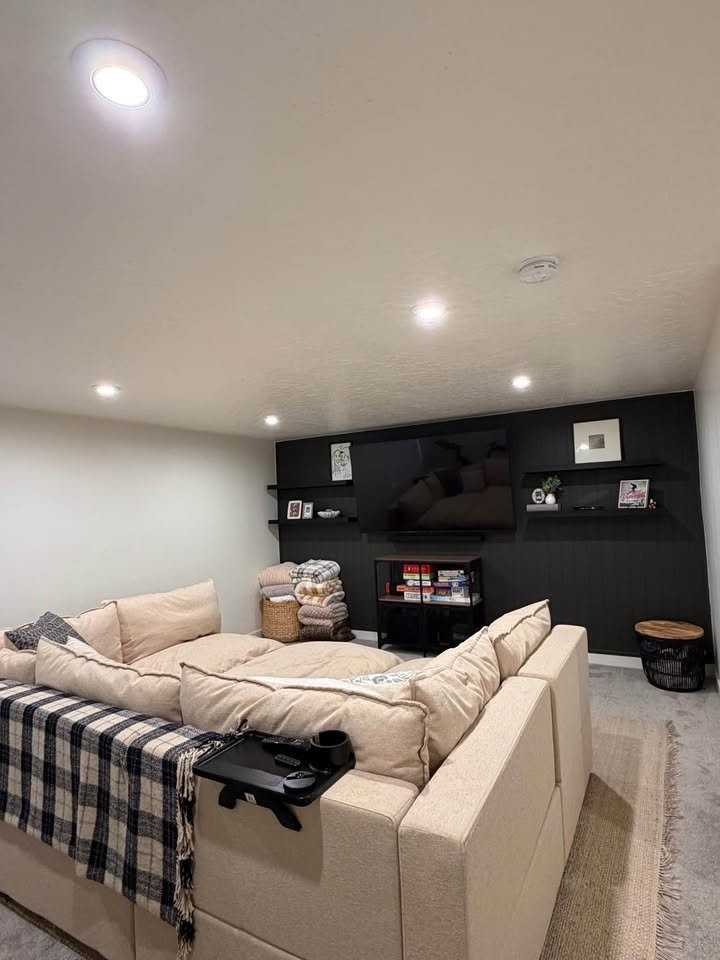 9362 N Crowley Way - Photo 5 of 20