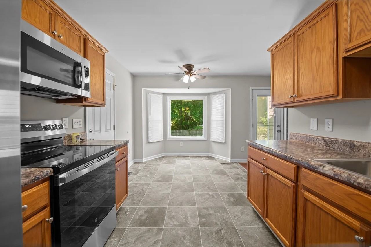 1213 Butterwood Cir - Photo 7 of 8