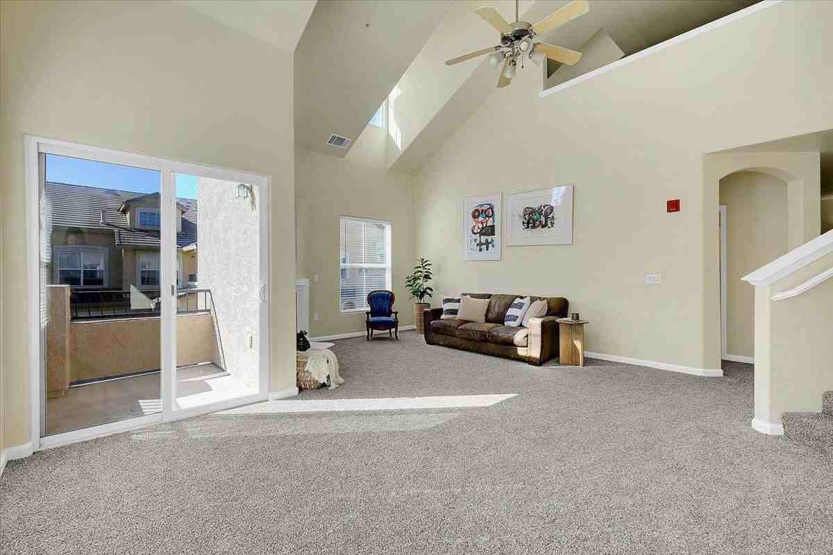 5350 Dunlay Dr #817 - Photo 4 of 23