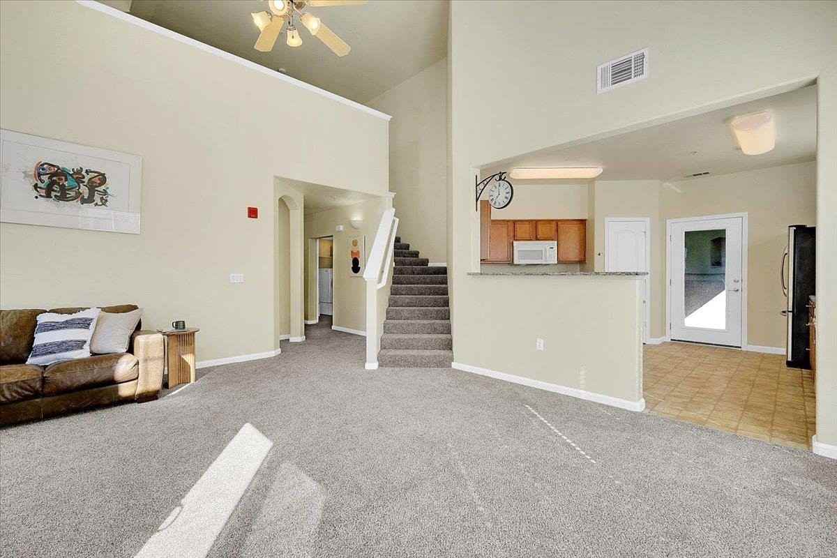 5350 Dunlay Dr #817 - Photo 6 of 23