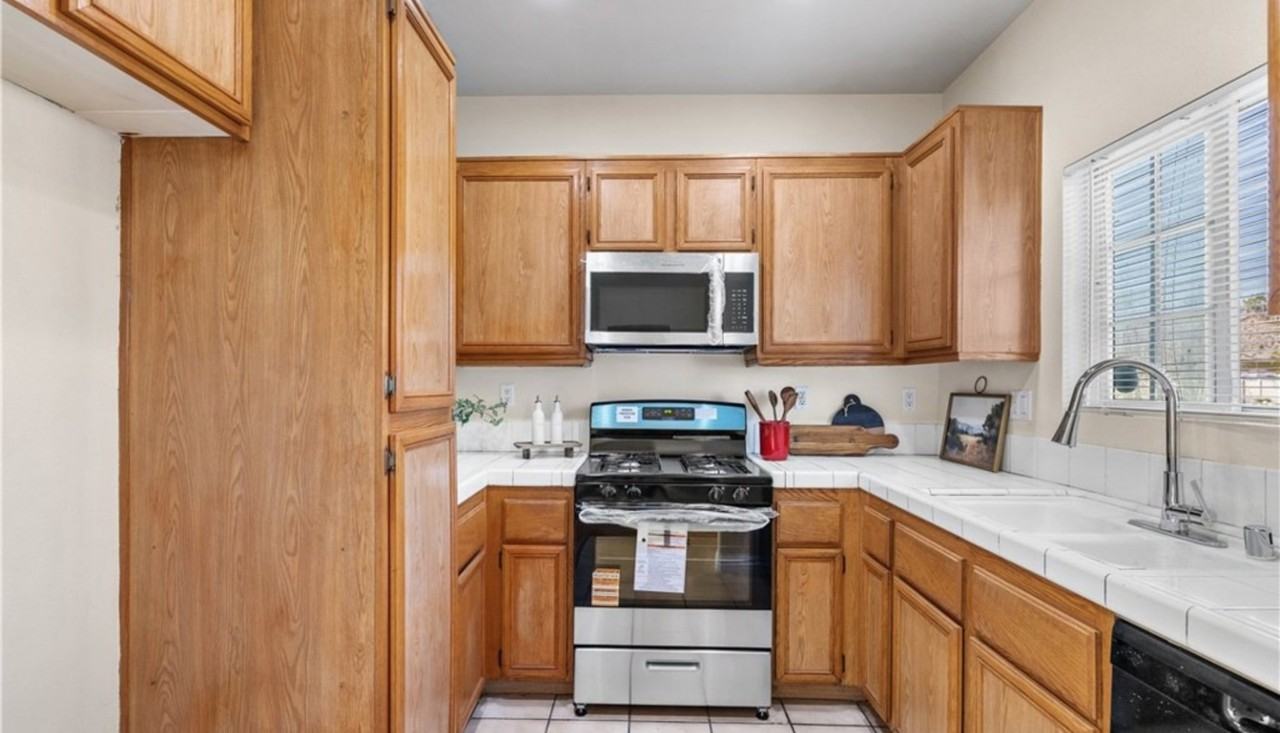 7050 Dinwiddie St - Photo 6 of 18