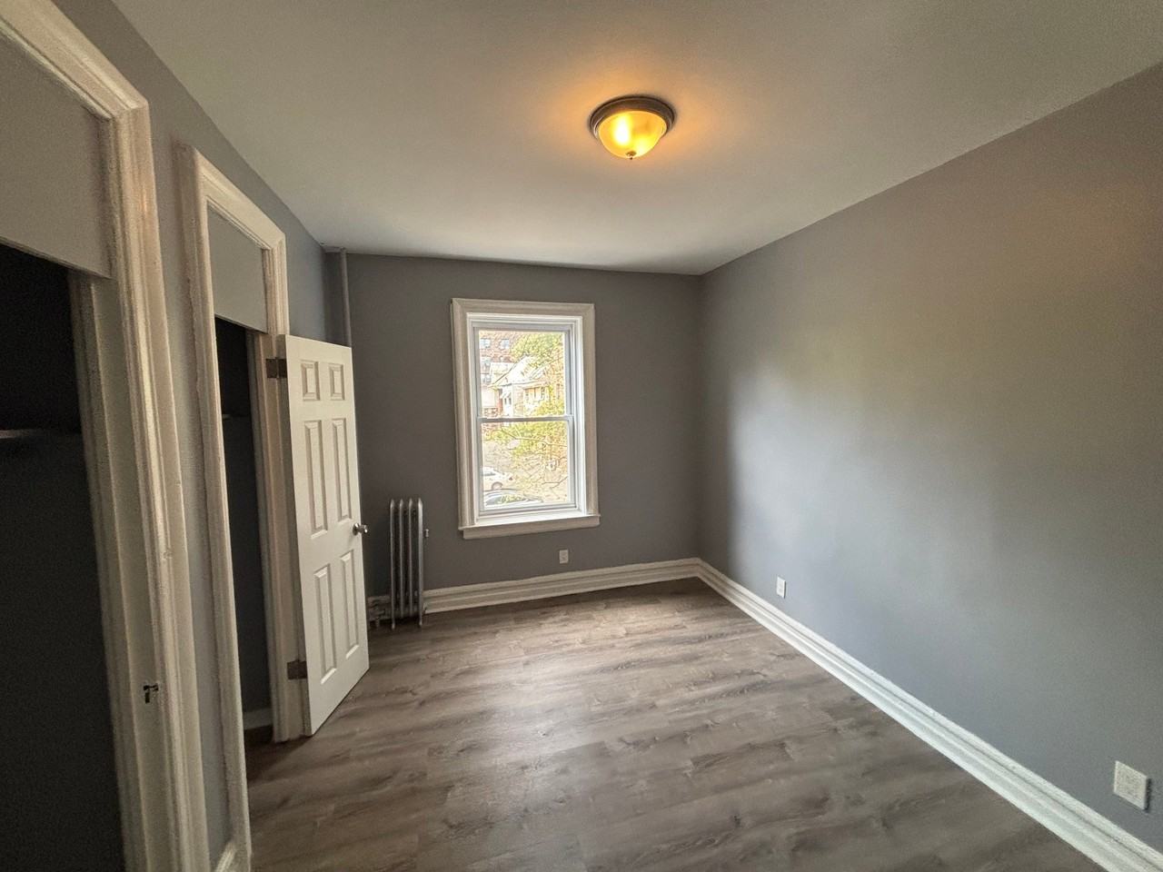 645 Bergen Ave - Photo 4 of 8