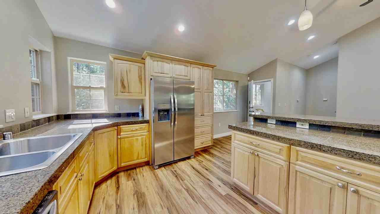 6700 Ridgeway Drive - Photo 5 of 50
