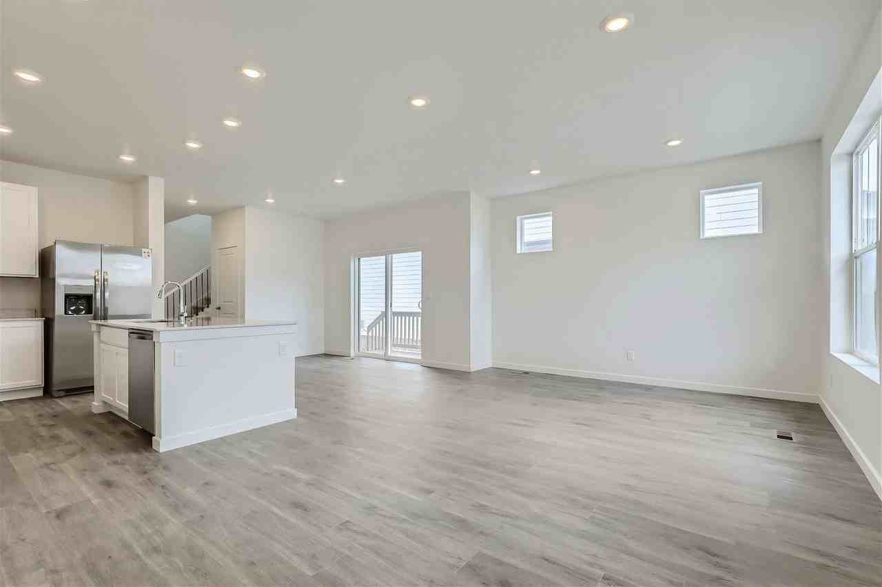560 Cottonwood Avenue - Photo 7 of 29