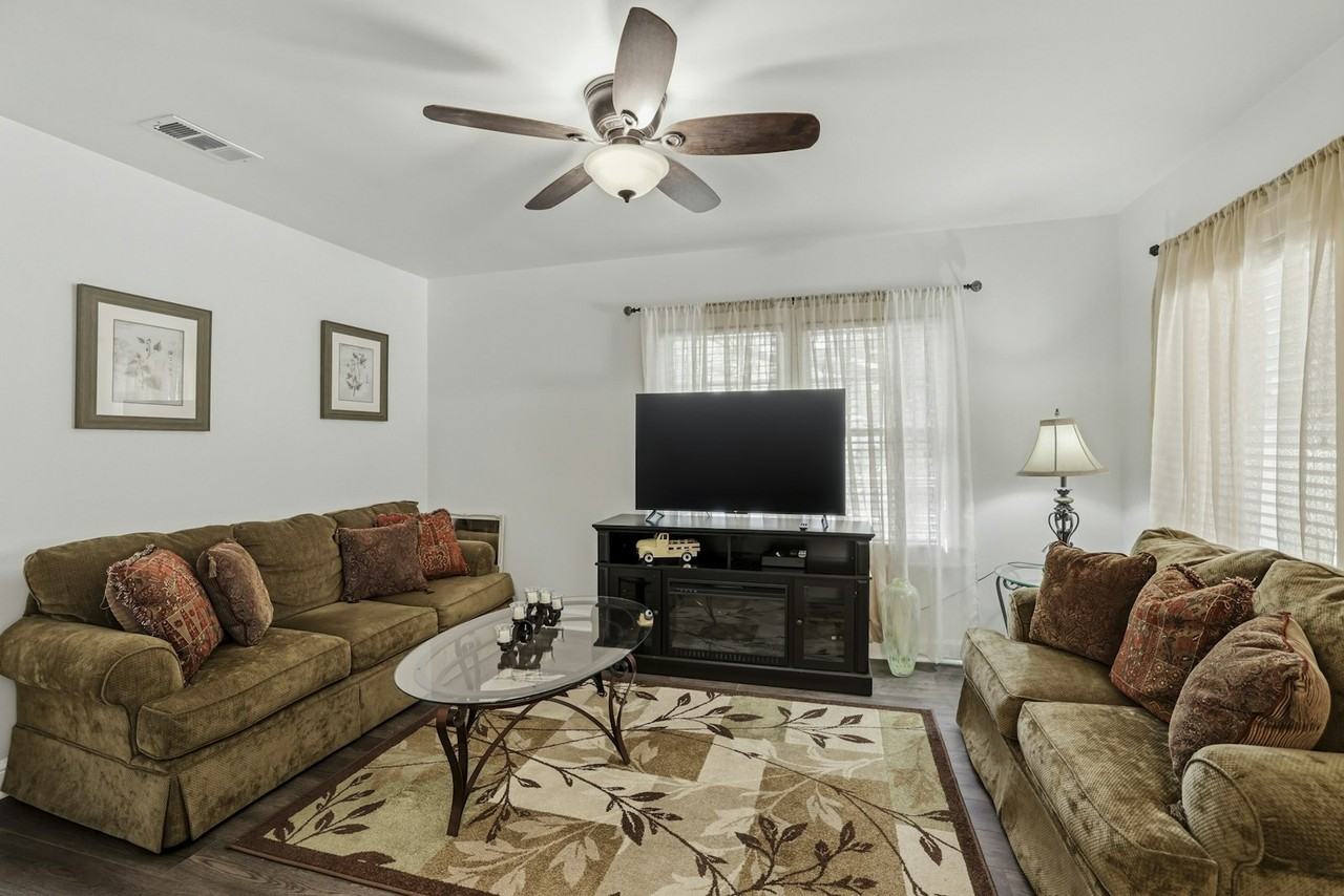 538 East Park Avenue, Unit 103 - Photo 4 of 20