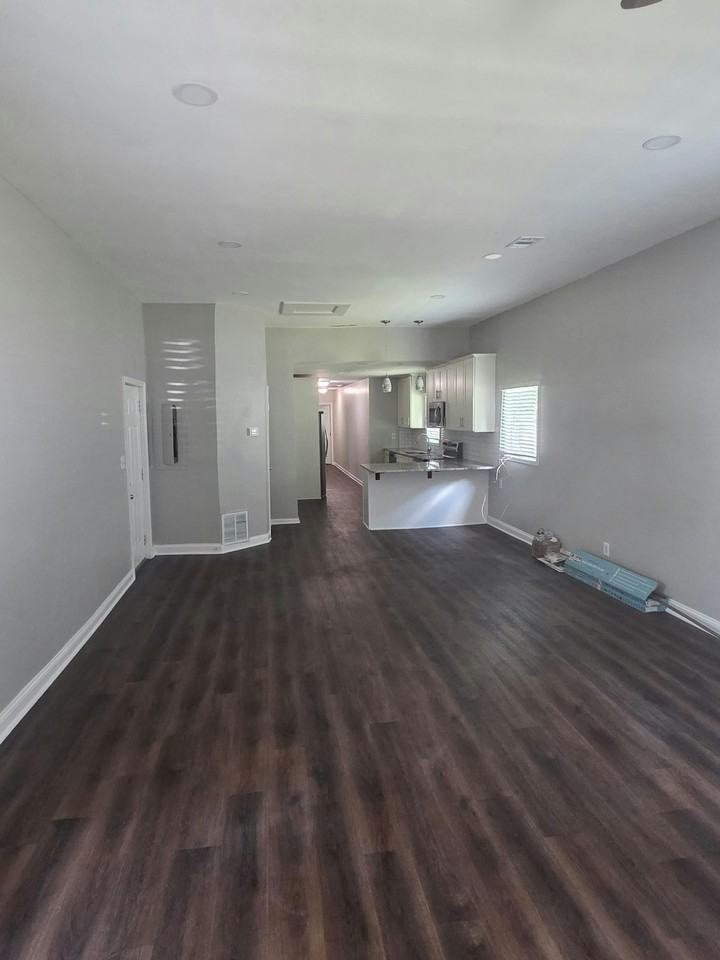 960 Sims Street Southwest - Photo 2 of 31