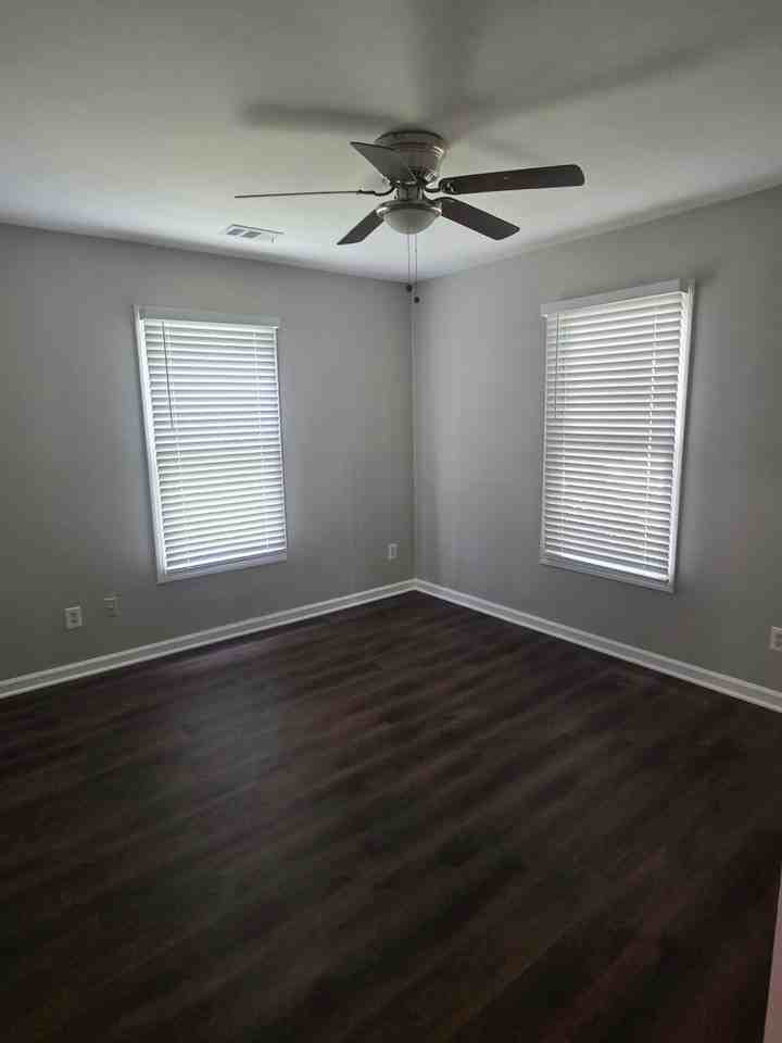 960 Sims Street Southwest - Photo 6 of 31